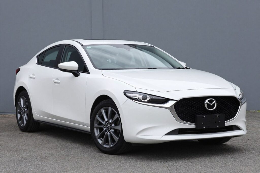Mazda 3 generacji IV używana w cenie do 50 tys złotych Mazda 3 generacji IV używana w cenie do 50 tys złotych
